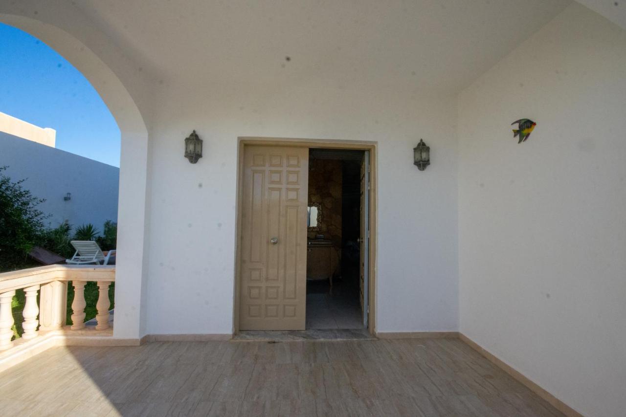 Villa Meublee Avec Piscine Et Abri De Voiture Erriadh Exteriör bild
