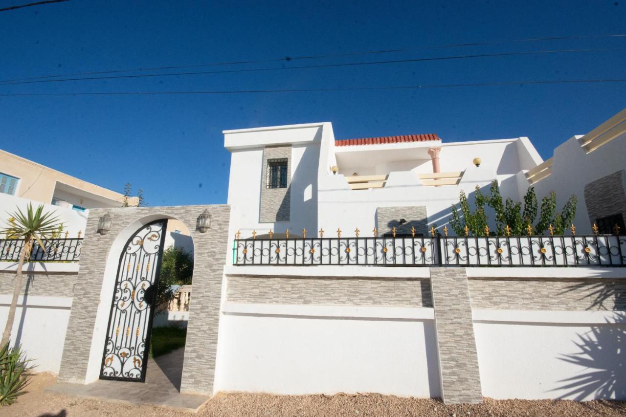 Villa Meublee Avec Piscine Et Abri De Voiture Erriadh Exteriör bild