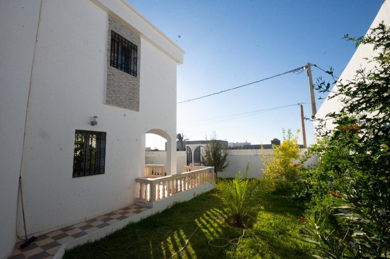 Villa Meublee Avec Piscine Et Abri De Voiture Erriadh Exteriör bild