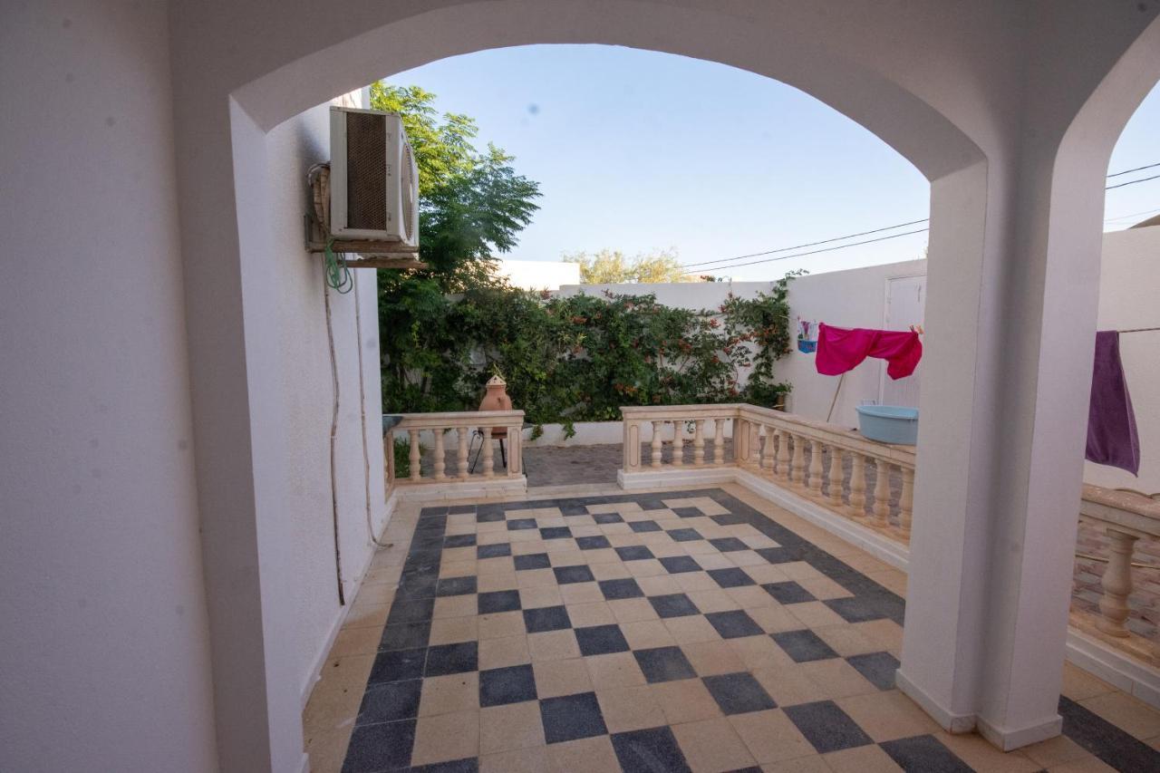 Villa Meublee Avec Piscine Et Abri De Voiture Erriadh Exteriör bild